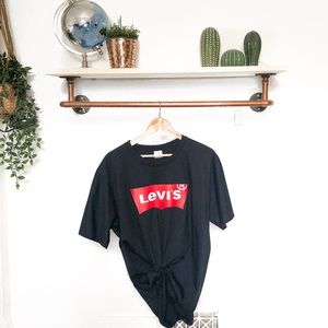 LEVI’S PLUS SIZE T-SHIRT
